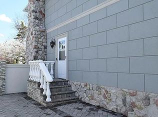 15 Walch Pl #2, Staten Island, NY 10309