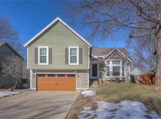 1150 E 126th St, Olathe, KS 66061