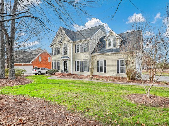 2nd image of 704 Birkdale Dr