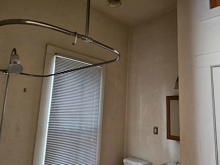106 NW 3rd Ave #2 — Photo 8