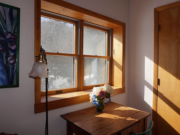 dining area window seat