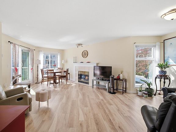 4th image of 7437 Moffatt Rd #212