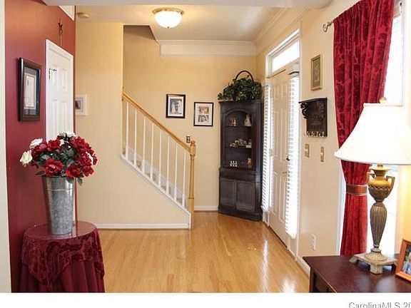 3rd image of 1842 Chinchester Ln
