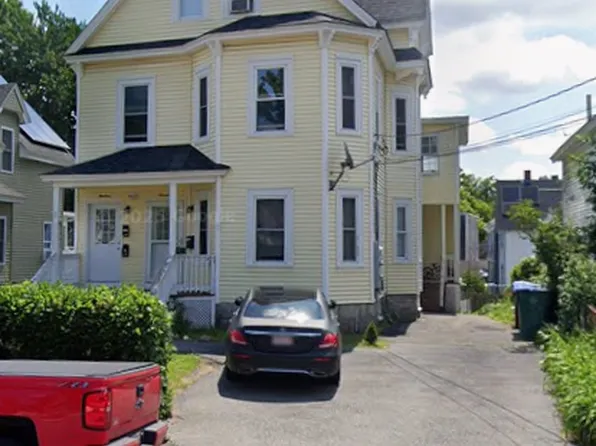 17 4th Ave #1, Lowell, MA 01854