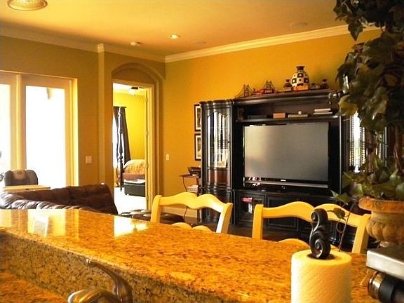 5th image of 2442 Laurel Glen Dr