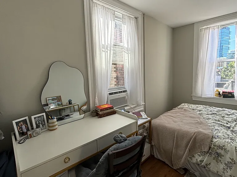 224 Hanover St #20E — Photo 8