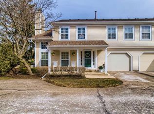 375 Wisteria Dr, Streamwood, IL 60107