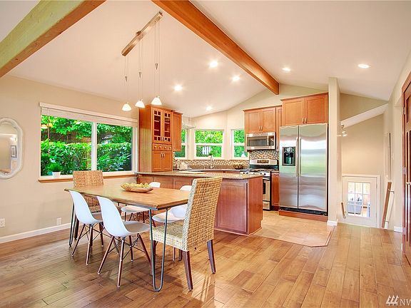 4th image of 5418 Beach Dr SW