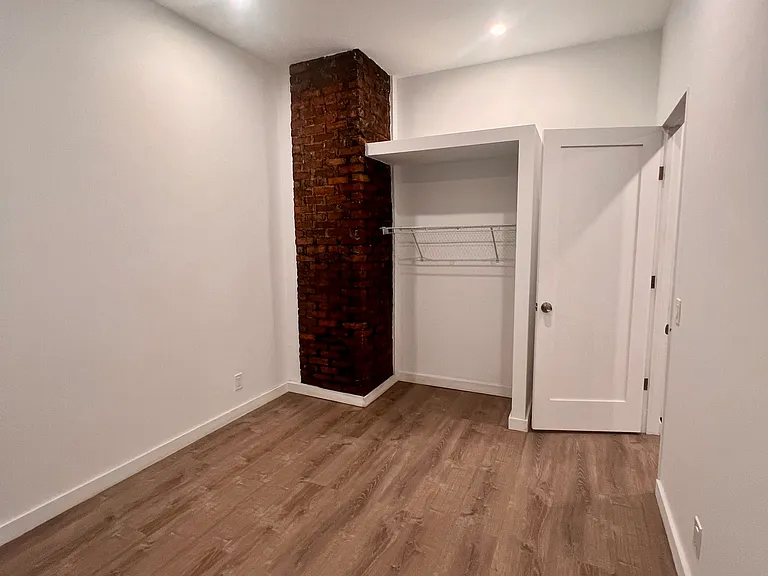 111 Peterborough St #4 — Photo 8