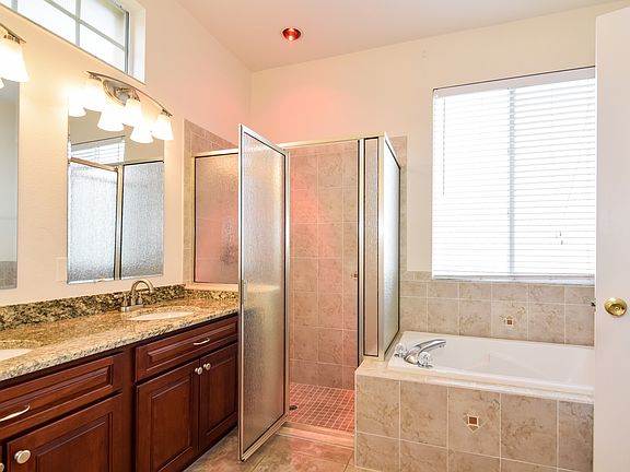 3rd image of 2913 Sutton Oaks Ct