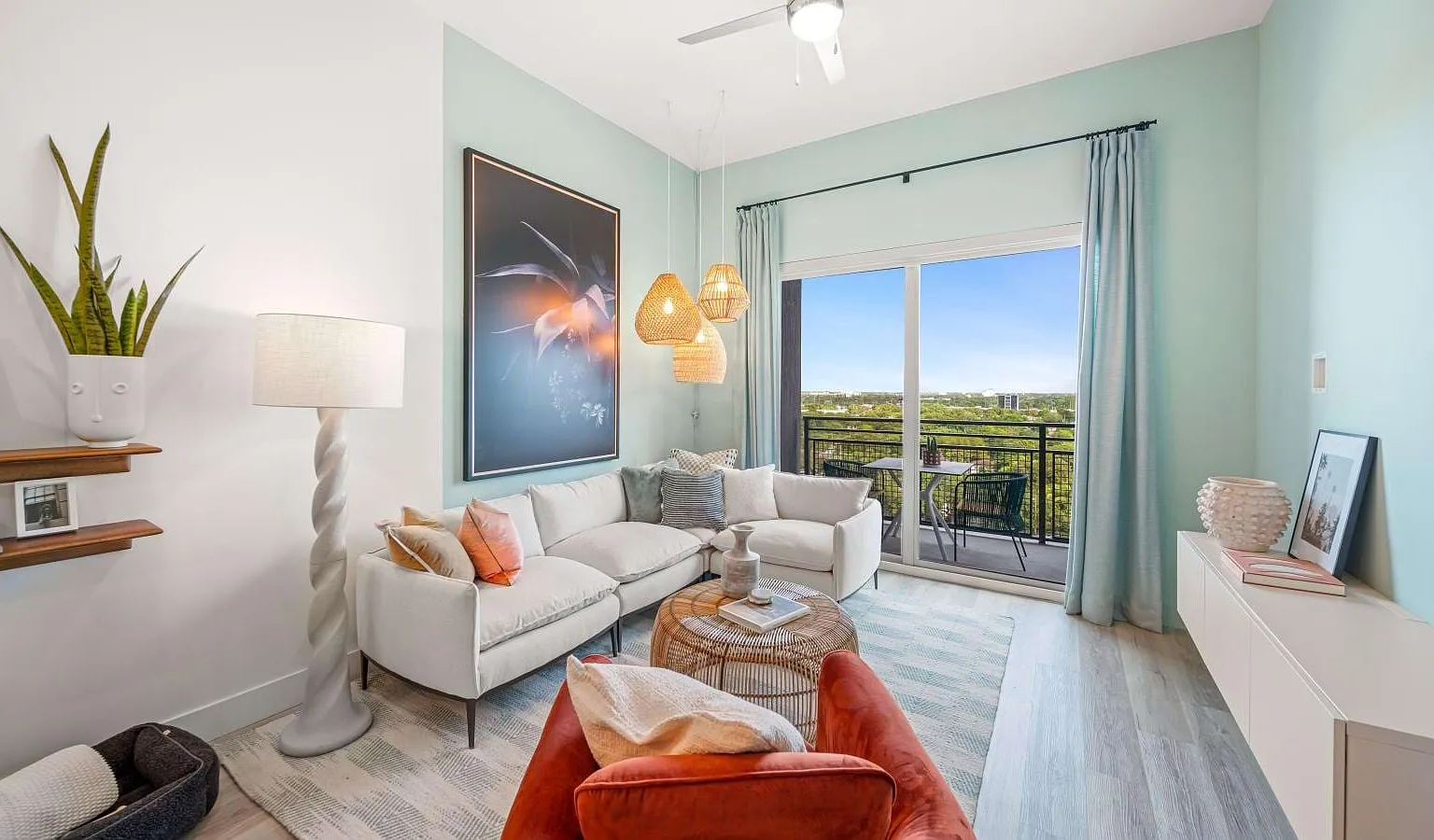 2 bed, 1079 sqft, $3,720 — Photo 3