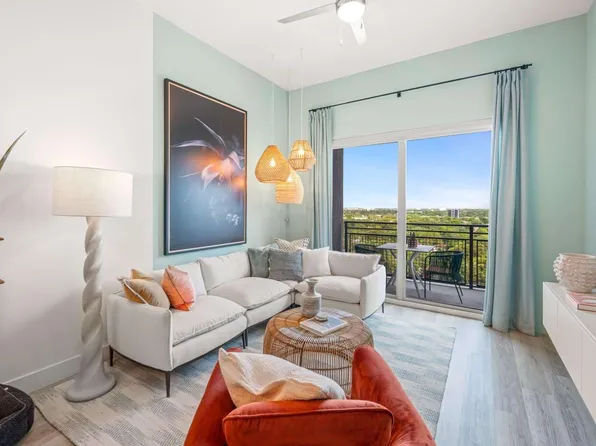 24 NW 29th St, Miami, FL