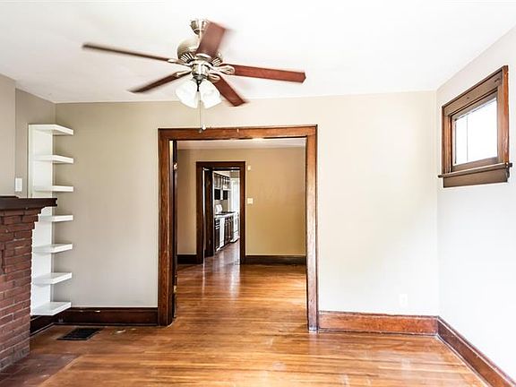 3rd image of 247/249 E Jenkins Ave