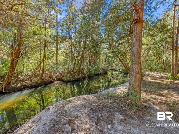 11010 Coleman Ln, Elberta, AL 36530