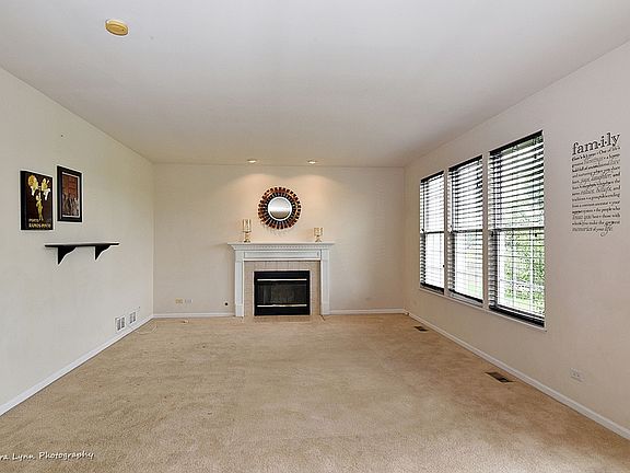 5th image of 2526 Deer Point Dr