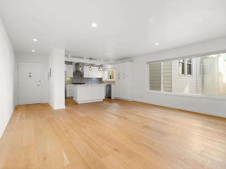 1541 Filbert St #3 — Photo 10