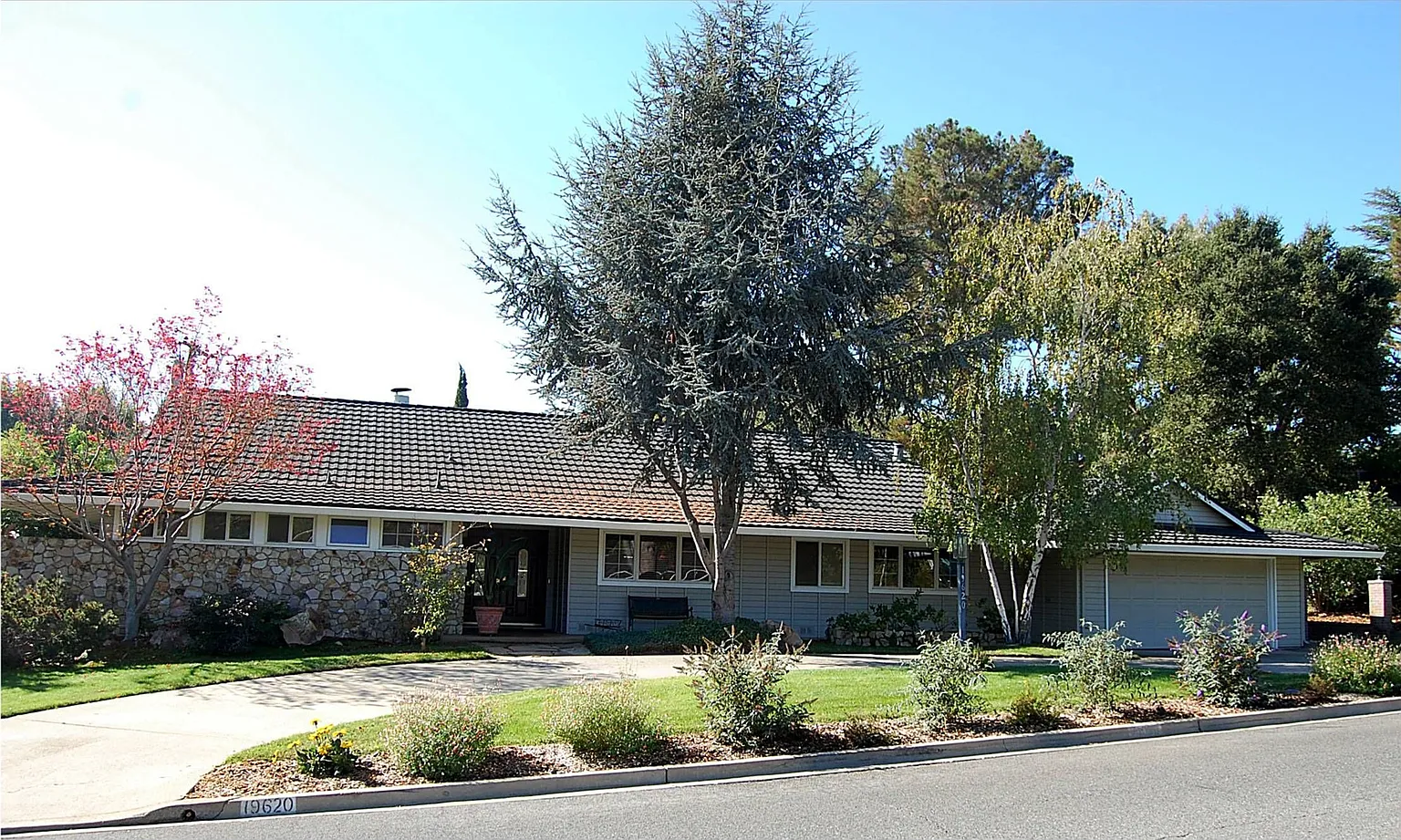 19620 Scotland Dr photo 1