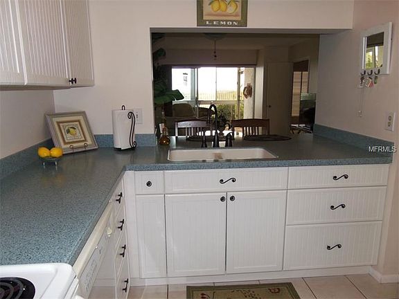 3rd image of 950 Tarpon Center Dr APT 103
