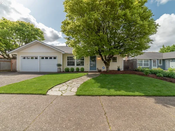 3052 Kentwood Dr, Eugene, OR 97401