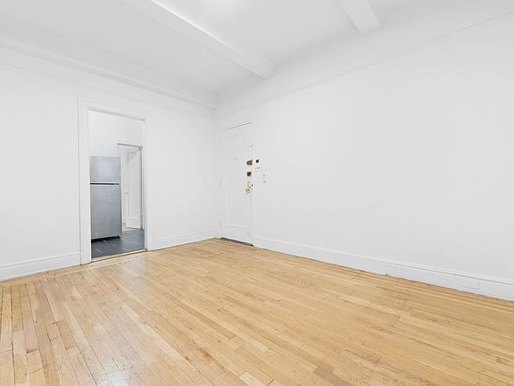 2nd image of 151 W 74th St