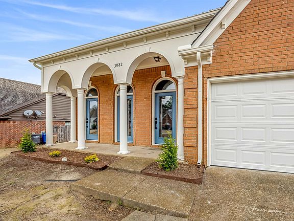 3rd image of 3082 Woodland Crest Dr