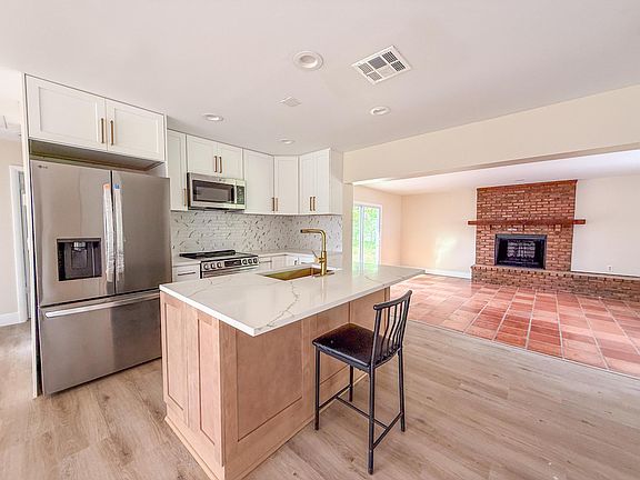 5th image of 2479 Pinecrest Court