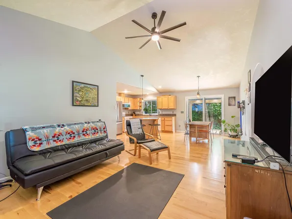 2389 NE Lynda Ln, Bend, OR 97701