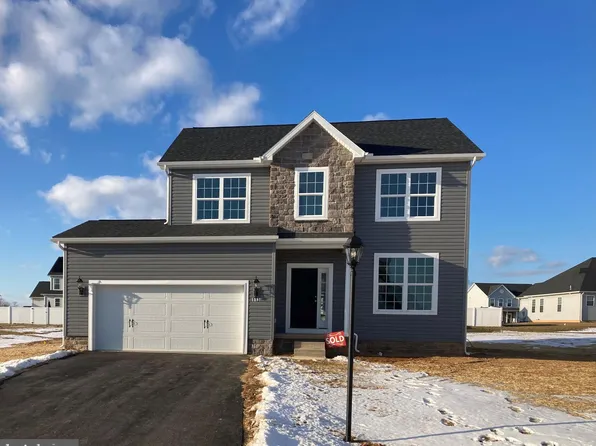 113 Stonewicke Dr #95, Hanover, PA 17331