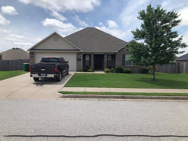 1st image of 621 Saddlehorn Dr