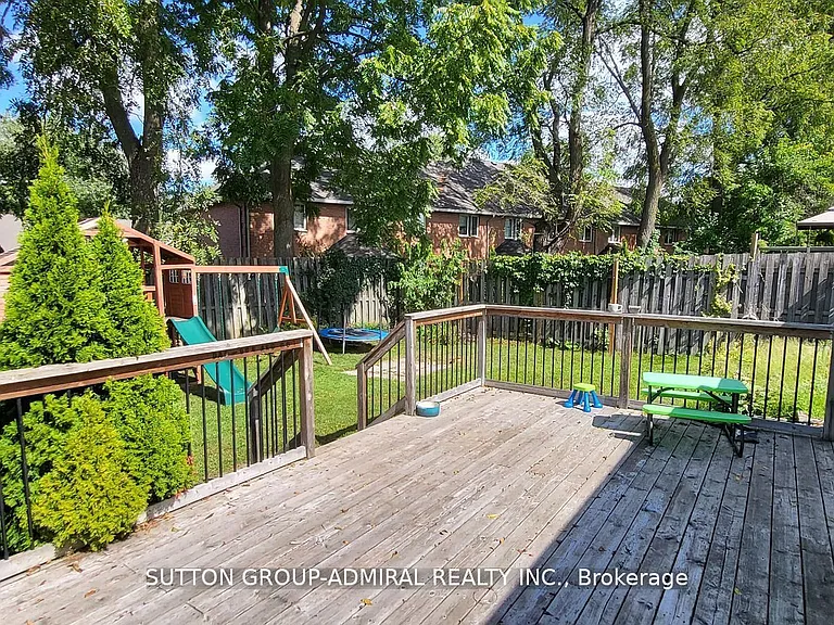 6039 Althea St #UPPER — Photo 11