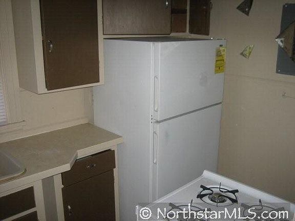 2nd image of 133 E Pearl