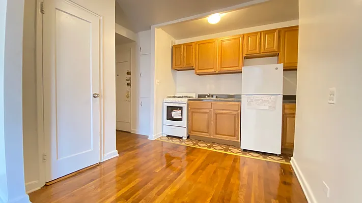 Rented by Queens Apartments Realty LLC | media 9