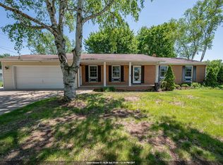 2657 Pioneer Dr, Green Bay, WI 54313