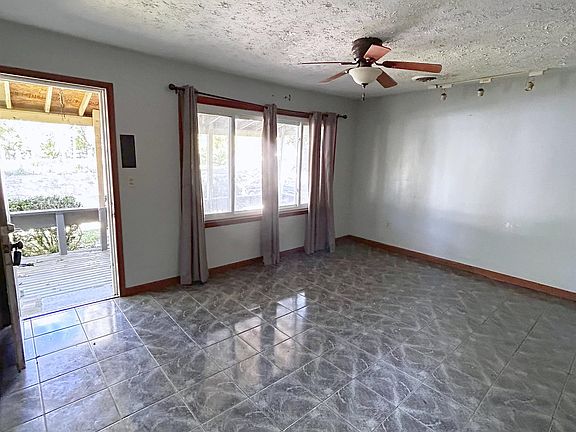 3rd image of 2114 Collier Rd