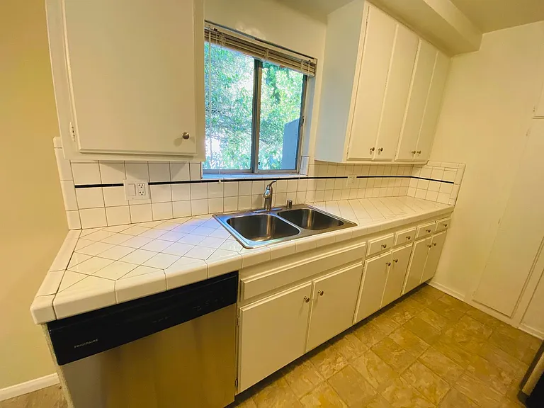 1212 S Ogden Dr — Photo 6