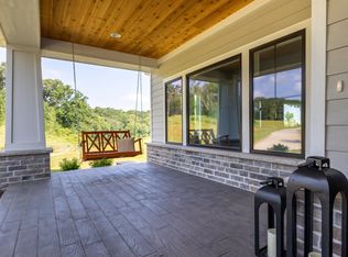 1577 Bluff Rd, Hazel Green, WI 53811