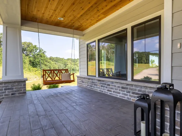 1577 Bluff Rd, Hazel Green, WI 53811