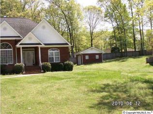 115 Sherwood Dr, Rainbow City, AL 35906