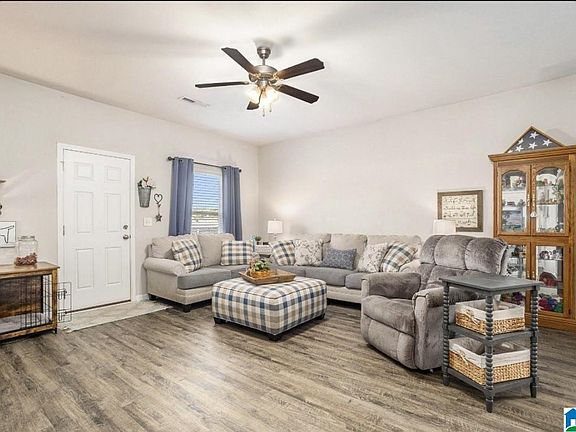 3rd image of 224 Camden Park Ave