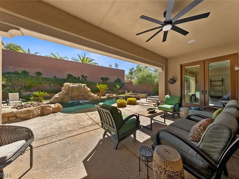 1 Vita Fresco Ct — Photo 35