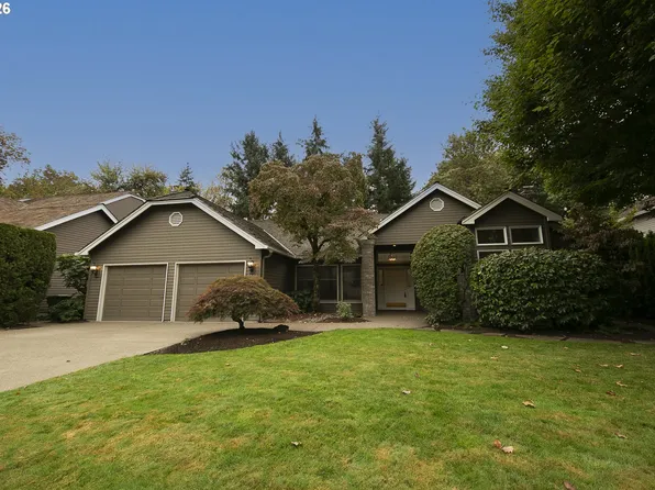 5698 Charles Cir, Lake Oswego, OR 97035