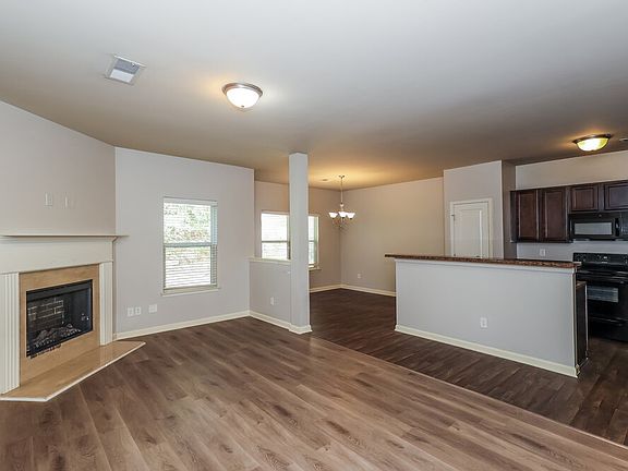 5th image of 260 Stillwood Dr