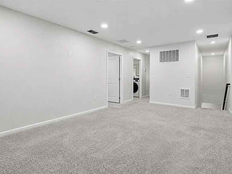 2270 Hemingway Cir — Photo 9