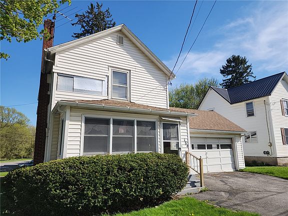 2nd image of 184 Main St N