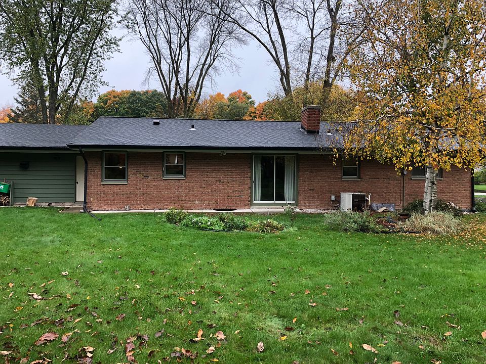 2nd image of 404 Park Crest Dr