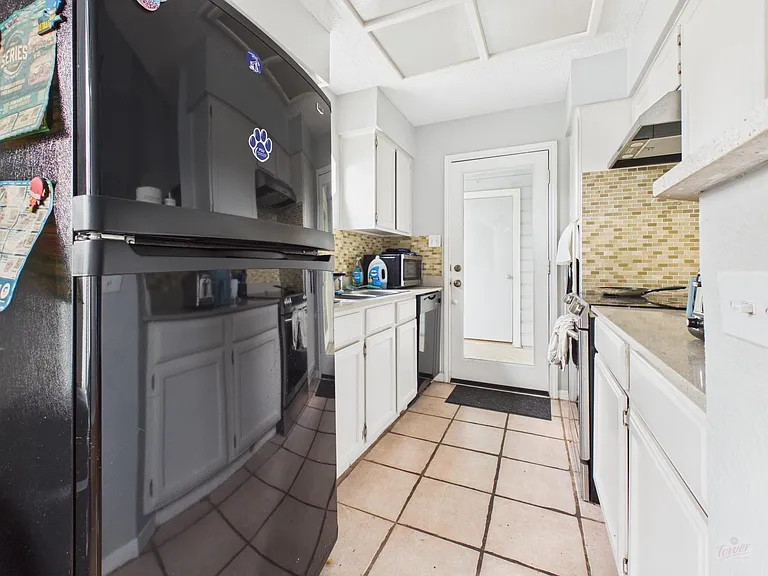 3111 Tom Green St #305 — Photo 5