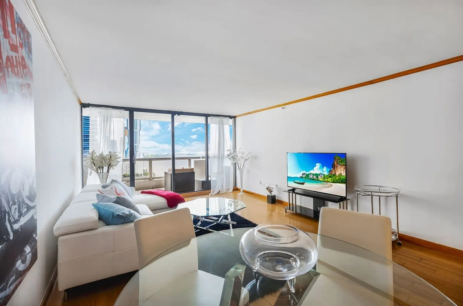 4 bed, 3.0 bath, $6,892 — Photo 4