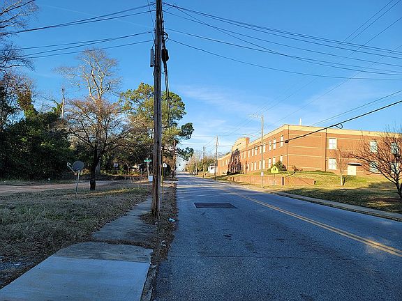 4th image of 2194 Napier Ave