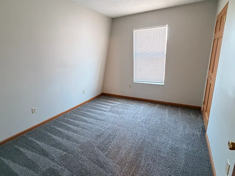 900 Shelley Ct #D — Photo 4