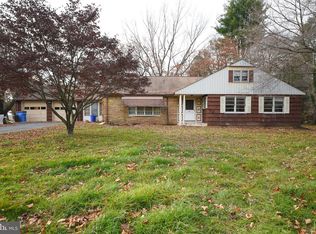 1 Sunnyside Ln, Yardley, PA 19067